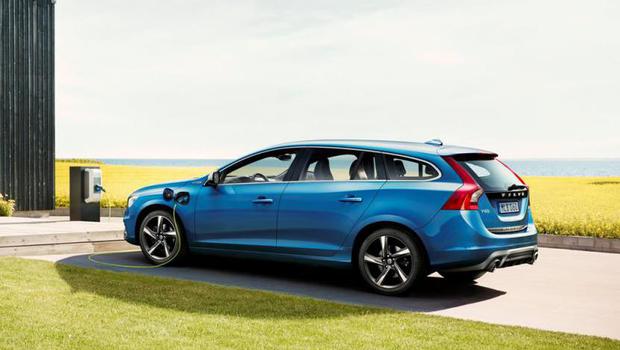 volvo-v60-plug-in-hybrid-r-design-3.jpeg