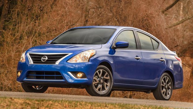 nissan-versa_sedan_2015_1024x768_wallpaper_01.jpeg