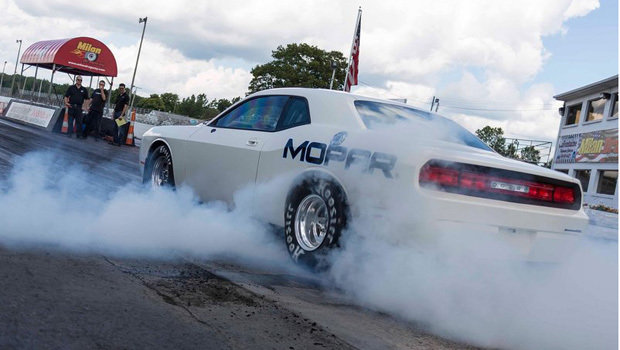 mopar-dodge-challenger-drag-pak-2.jpeg