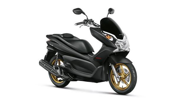 Honda divulga scooter PCX DLX 2015