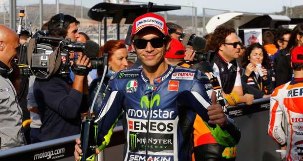 MotoGP: Rossi é pole na última corrida do ano
