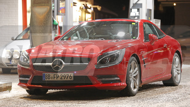 Mercedes trabalha em reestilização para modelo SL