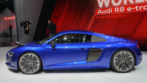 05-2016-audi-r8-e-tron-geneva-1.jpeg