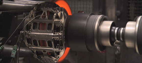 Teste mostra funcionamento de discos de freio da F-1