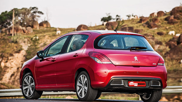 peugeot-308-2.jpeg Lanternas traseiras contam com luzes de leds