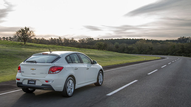 2015-chevrolet-cruzesport6-gm-brazil-004.jpeg