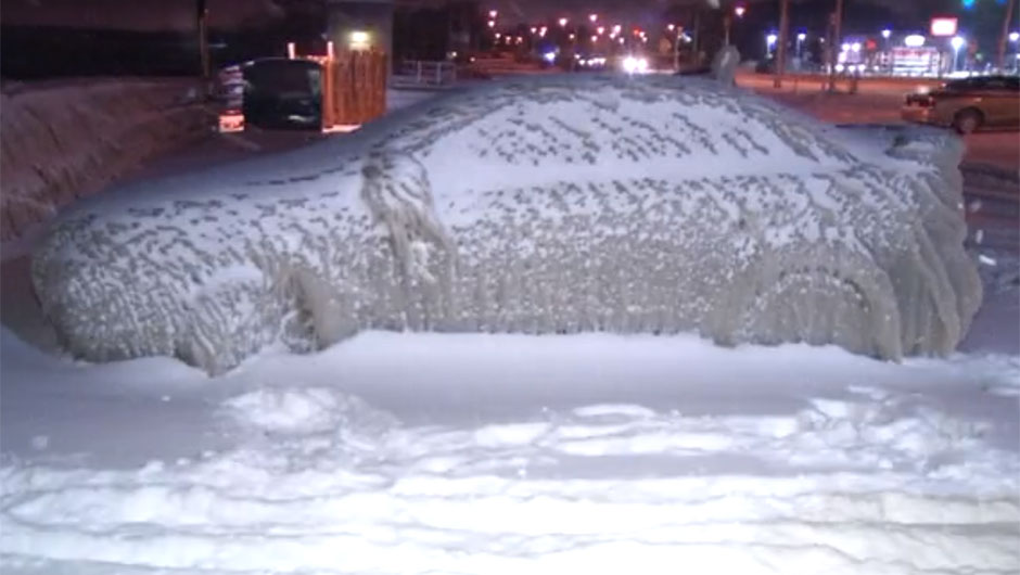 Bizarro: frio congela Mitsubishi Lancer nos EUA