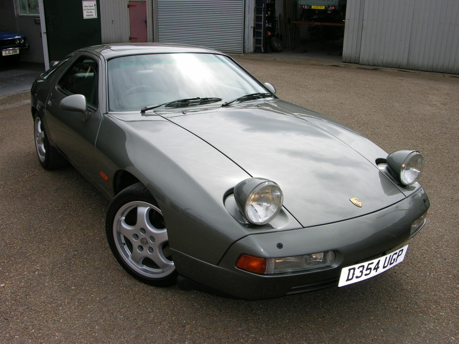Porsche 928