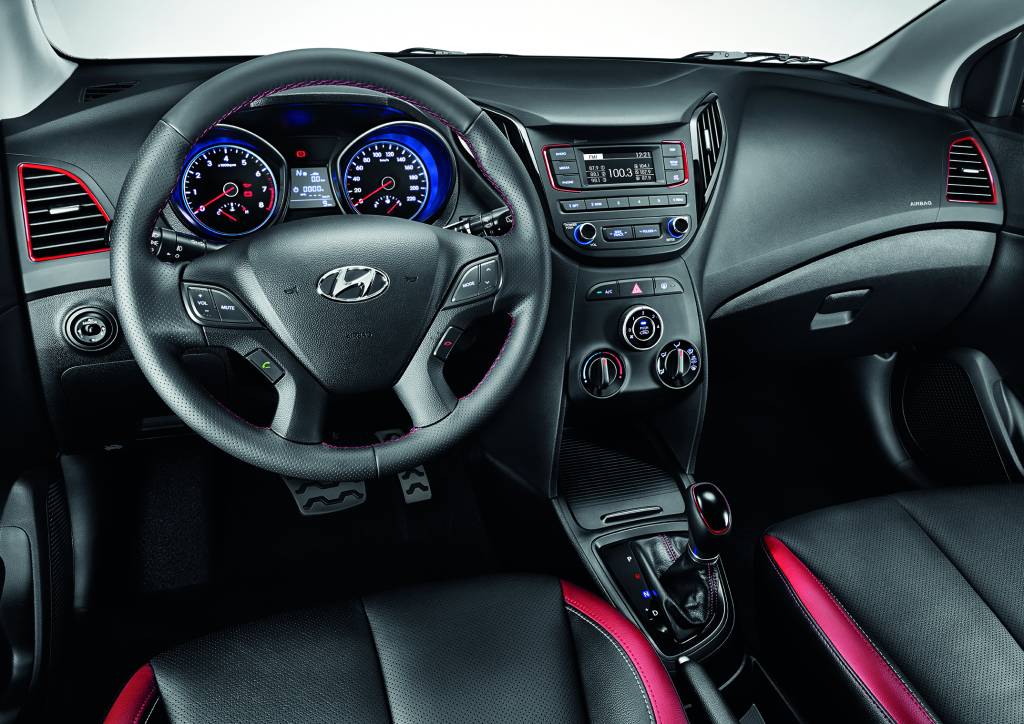 Hyundai HB20 R spec (interior)