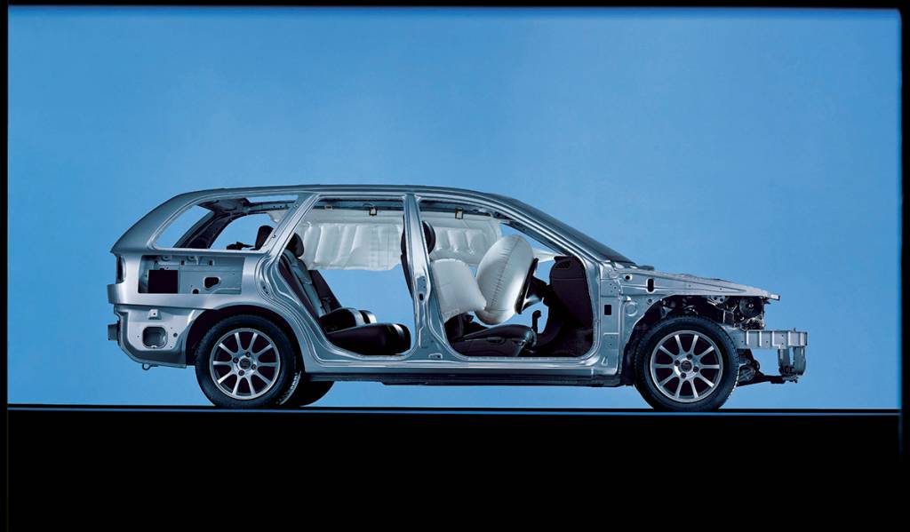 Perua da Volvo com cortina de airbags para proteção