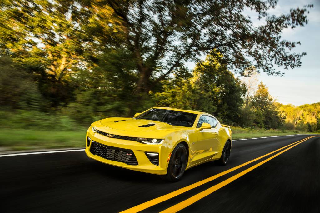2016-Chevrolet-Camaro-SS-049 2016-Chevrolet-Camaro-SS-049