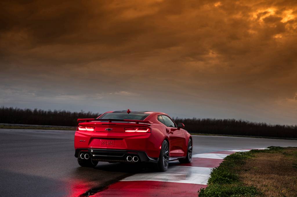 2017-Chevrolet-Camaro-ZL1-021 2017-Chevrolet-Camaro-ZL1-021