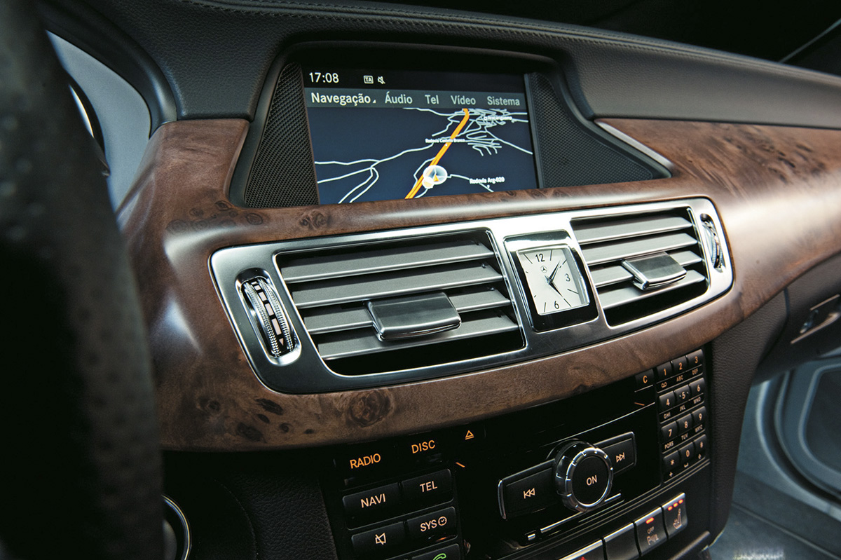 GPS que equipa o CLS 350 modelo 2012 da Mercedes Benz