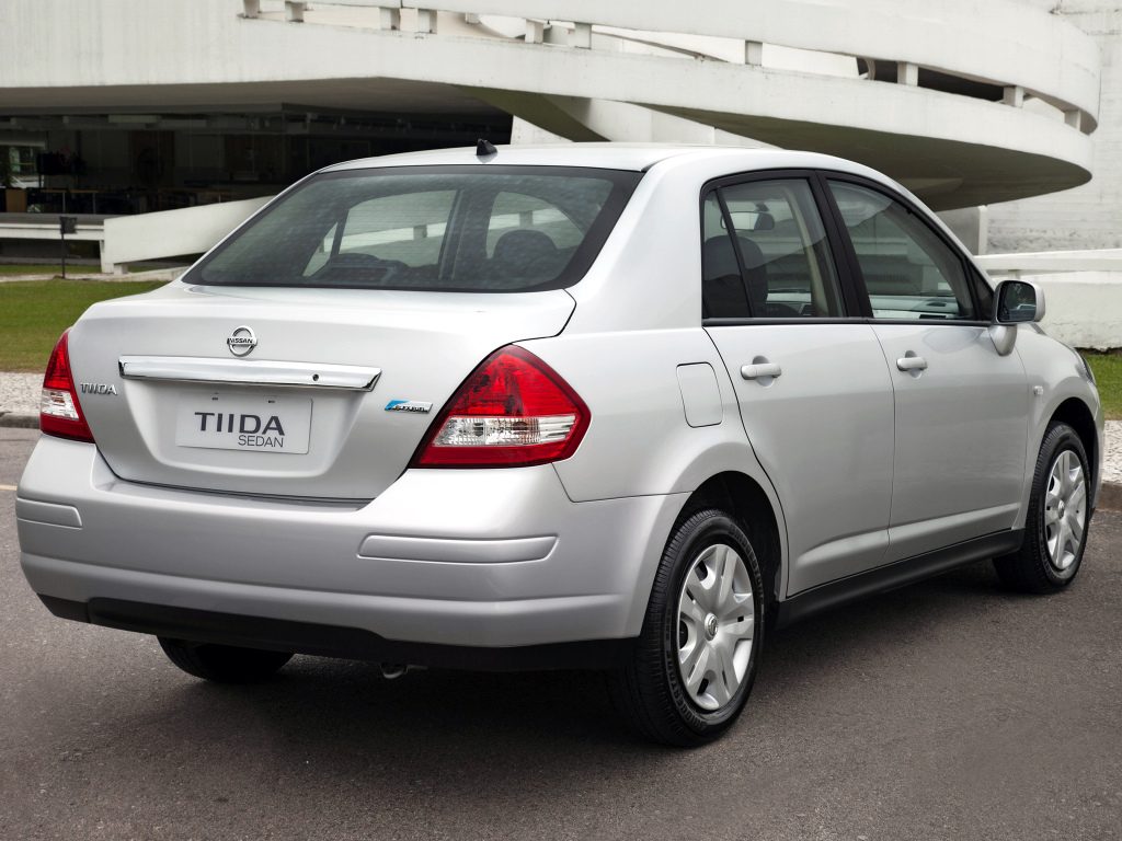 Nissan Tiida Sedan