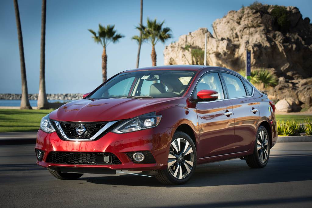 Nissan Sentra facelift 2016 (1) Nissan Sentra reestilizado estreia no próximo dia 20 de maio