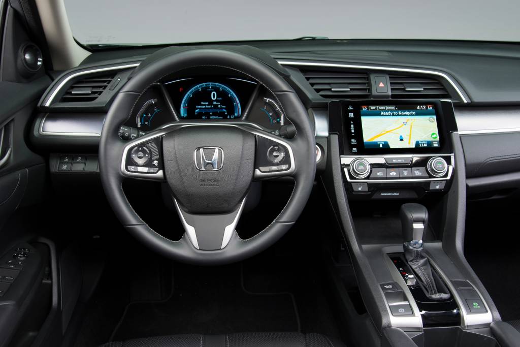 Honda Civic Touring (interior)