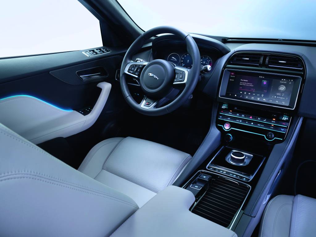 Jaguar F-Pace (interior)