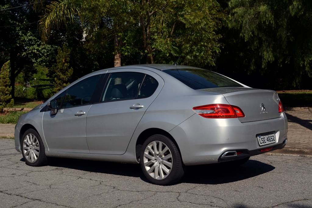 Peugeot 408