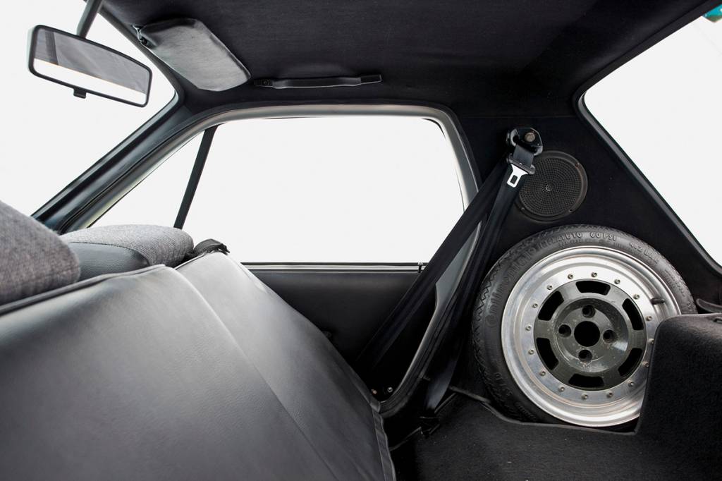 Dez maneiras estranhas de guardar o estepe