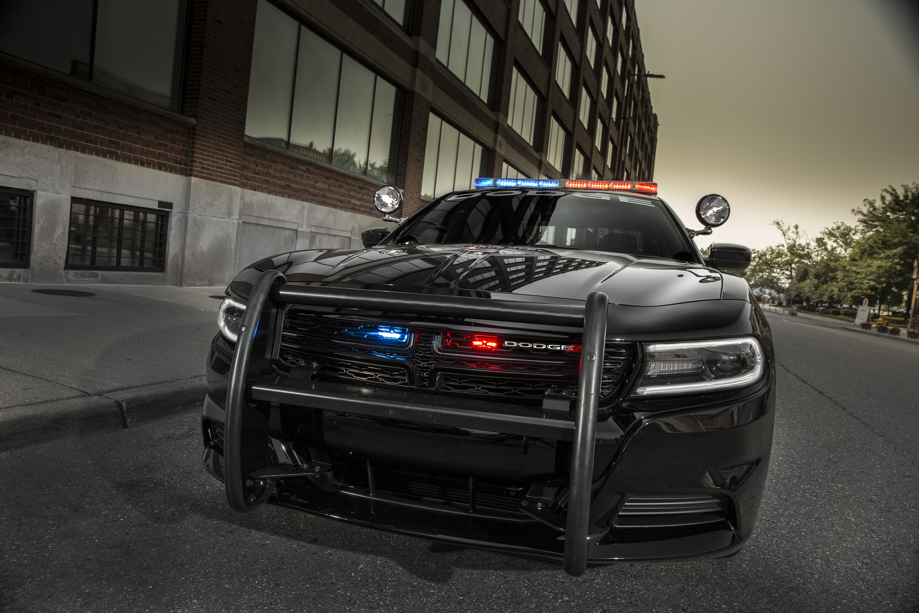 Dodge Charger Pursuit a mais impiedosa das viaturas americanas