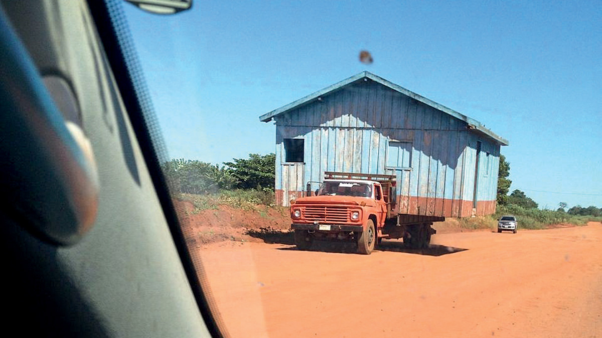 Caminhão com casa