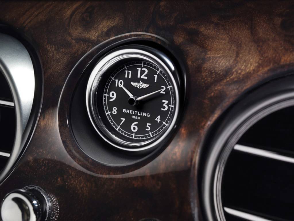 Relógio Breitling em um Bentley