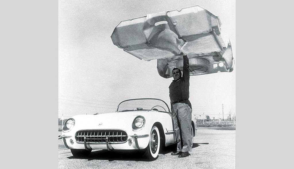 Corvette 1953 com carroceria de fibra de vidro
