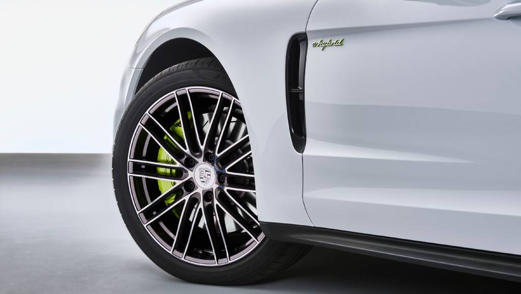 Porsche Panamera 4 E-Hybrid Porsche Panamera 4 E-Hybrid