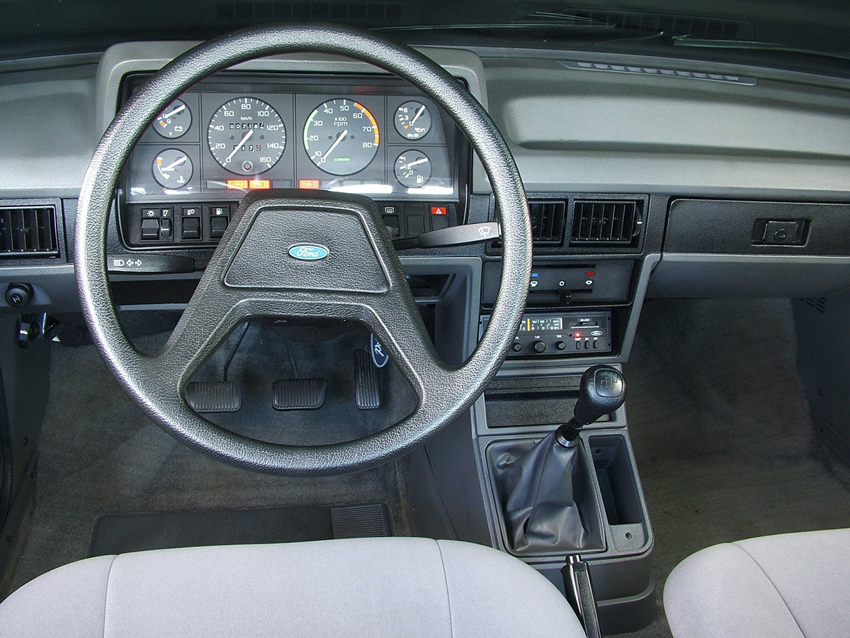 Del Rey vermelho a versão Ghia 1989 com o motor CHT 1.6 - Últimas notícias  sobre carros antigos