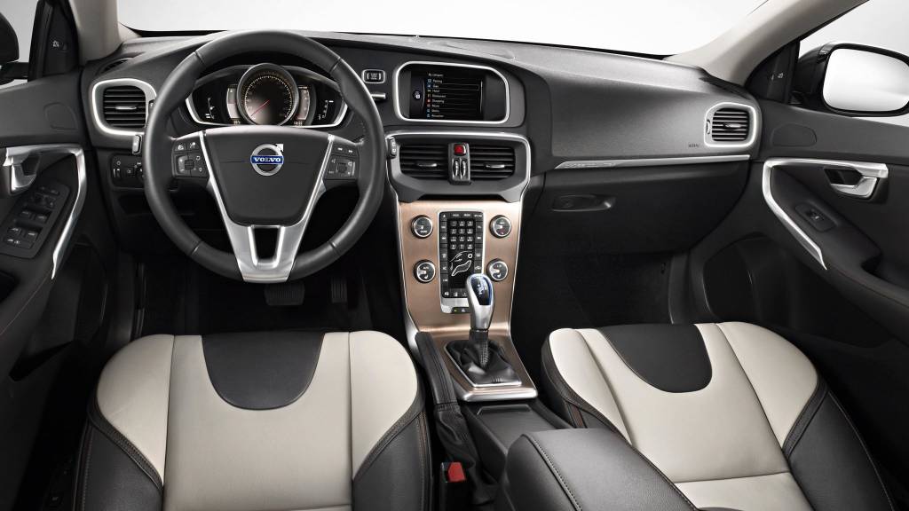 Volvo-V40-Cross-Country-Interior