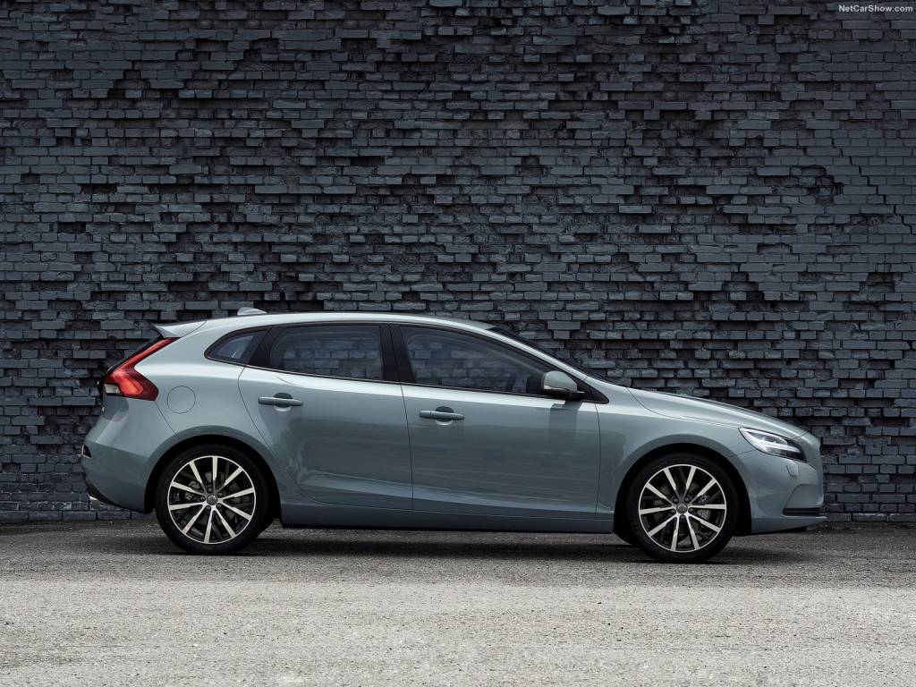 Volvo-V40-2017-1600-06