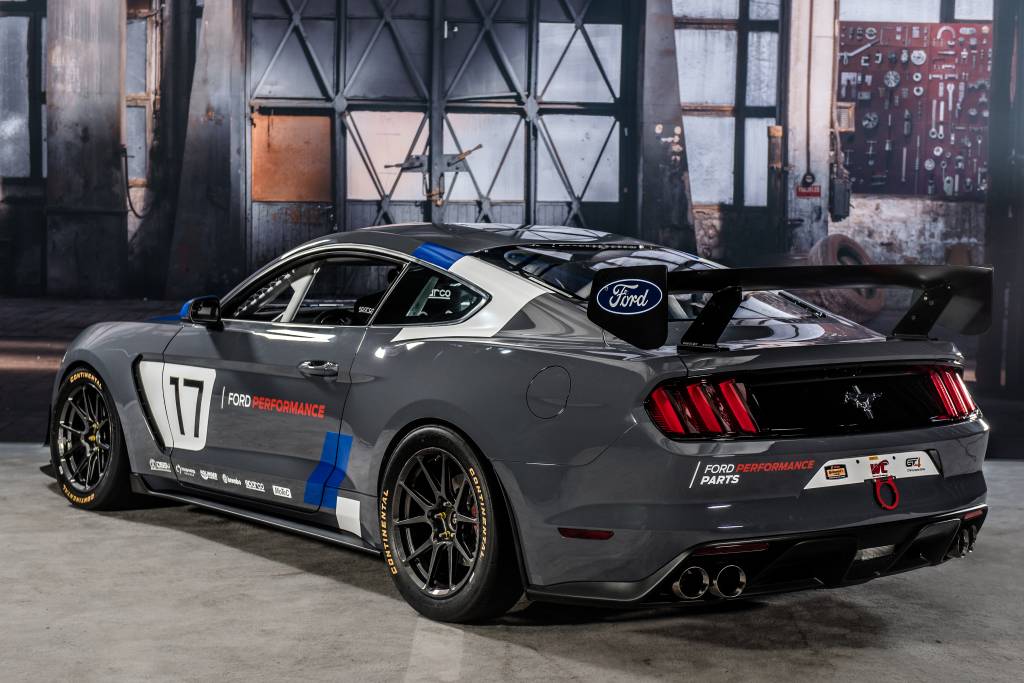 Mustang-GT350R-C4-Ford-Performance-3
