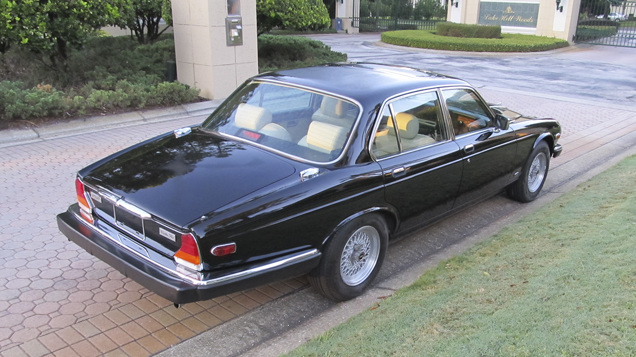 Jaguar XJ6