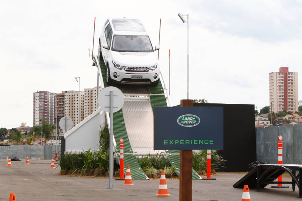 Test drive Land Rover