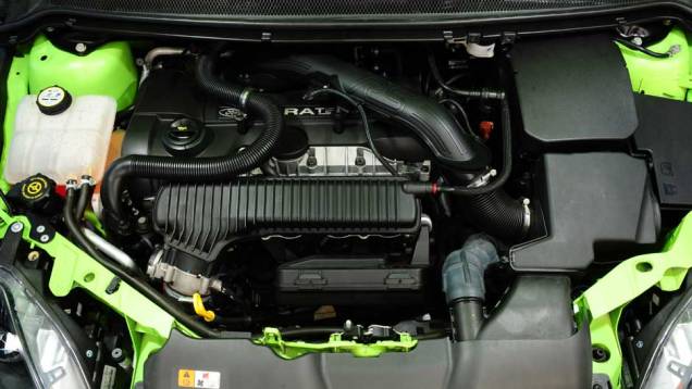 O motor despeja 305 cv no asfalto. <a href="https://quatrorodas.abril.com.br/galerias/ford/focus-rs-ed-7-2011-636901.shtml" rel="migration">Leia mais</a> O motor despeja 305 cv no asfalto. <a href="https://quatrorodas.abril.com.br/galerias/ford/focus-rs-ed-7-2011-636901.shtml" rel="migration">Leia mais</a>