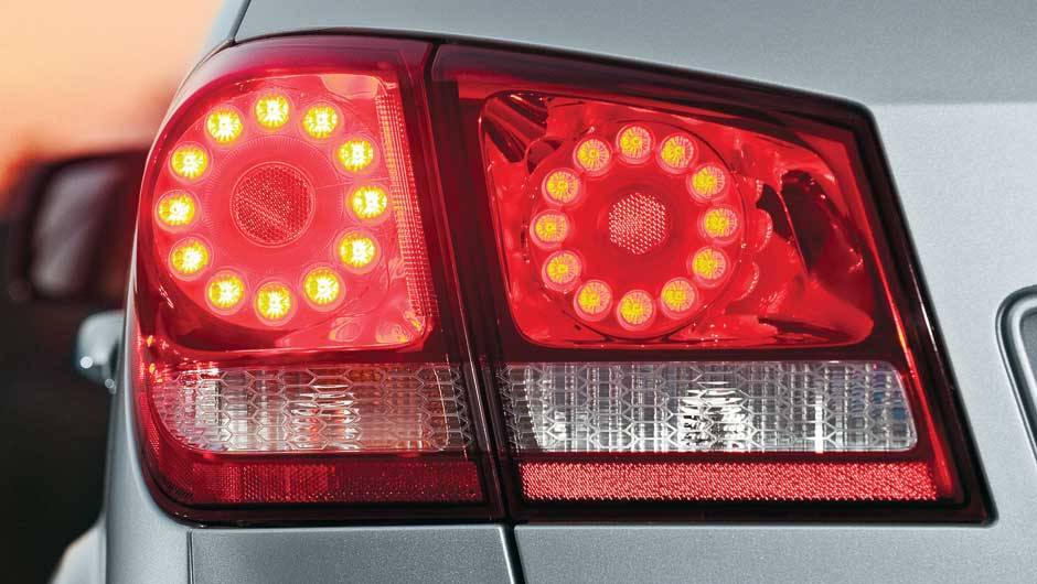 As lanternas t&ecirc;m leds | <a href="https://quatrorodas.abril.com.br/carros/testes/fiat-freemont-640712.shtml" rel="migration">Leia mais</a>