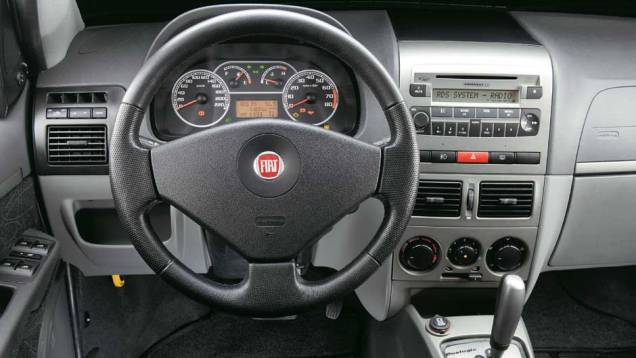 Duplo airbag e ABS são oferecidos como opcionais