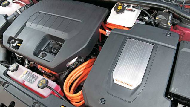 Os motores ficam na dianteira | <a href="https://quatrorodas.abril.com.br/carros/chevrolet-volt-637764.shtml" rel="migration">Leia mais</a> Os motores ficam na dianteira | <a href="https://quatrorodas.abril.com.br/carros/chevrolet-volt-637764.shtml" rel="migration">Leia mais</a>