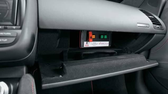 Caixa-preta registra o funcionamento do carro | <a href="https://quatrorodas.abril.com.br/carros/testes/aud-r8-gt-641441.shtml" rel="migration">Leia mais</a> Caixa-preta registra o funcionamento do carro | <a href="https://quatrorodas.abril.com.br/carros/testes/aud-r8-gt-641441.shtml" rel="migration">Leia mais</a>