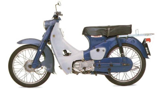 A cinquentinha que fez a Honda,de chassi de chapa estampada (underbone),foi adotada na Ásia como transportepopular. No Brasil, sua herdeira éa Biz 125, sucessora da C 100 Dream -esta sim, uma legítima Super Cub.