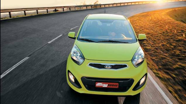 O novo Picanto abandonou os faróis redondos | <a href="https://quatrorodas.abril.com.br/carros/testes/kia-picanto-1-0-flex-641510.shtml" rel="migration">Leia mais</a> O novo Picanto abandonou os faróis redondos | <a href="https://quatrorodas.abril.com.br/carros/testes/kia-picanto-1-0-flex-641510.shtml" rel="migration">Leia mais</a>