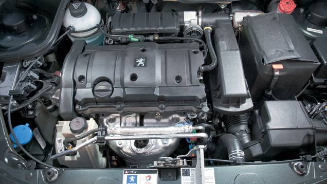 Um pouco mais ruidoso que o motor da concorrência, o 1.6 16V da Escapade compensa o problema com o baixo consumo de combustível Um pouco mais ruidoso que o motor da concorrência, o 1.6 16V da Escapade compensa o problema com o baixo consumo de combustível