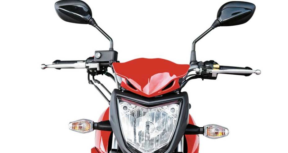 Next: piscas brancos e moldura de farol preta | <a href="https://quatrorodas.abril.com.br/moto/testes/dafra-next-250-x-honda-cb-300r-x-kasinski-comet-gt-250-x-yamaha-fazer-250-693582.shtml" rel="migration">Leia mais</a>