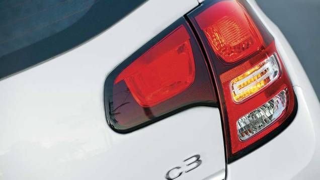 Nova lanterna perdeu o formato triangular, junto aos vidros | <a href="https://quatrorodas.abril.com.br/salao-do-automovel/2012/carros/c3-704048.shtml" rel="migration">Leia mais</a> Nova lanterna perdeu o formato triangular, junto aos vidros | <a href="https://quatrorodas.abril.com.br/salao-do-automovel/2012/carros/c3-704048.shtml" rel="migration">Leia mais</a>