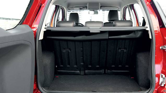 Porta-malas ainda é pequeno, só 362 litros | <a href="https://quatrorodas.abril.com.br/carros/testes/ford-ecosport-freestyle-1-6-16v-699470.shtml" rel="migration">Leia mais</a>