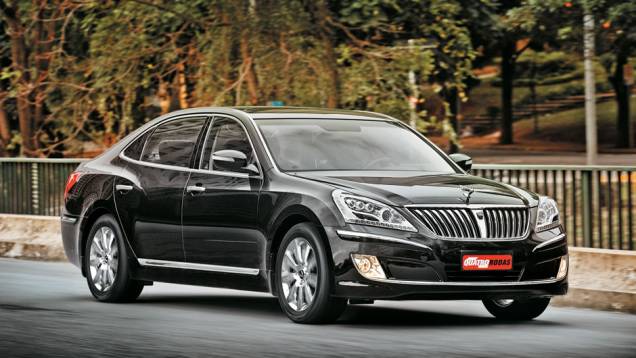 Visual sóbrio para transmitir maturidade | <a href="https://quatrorodas.abril.com.br/carros/lancamentos/hyundai-equus-vs-460-699012.shtml" rel="migration">Leia mais</a> Visual sóbrio para transmitir maturidade | <a href="https://quatrorodas.abril.com.br/carros/lancamentos/hyundai-equus-vs-460-699012.shtml" rel="migration">Leia mais</a>