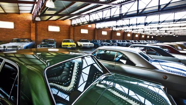 Entre os mais de 40 carros, um de cada ano | <a href="https://quatrorodas.abril.com.br/reportagens/geral/museu-dodge-699798.shtml" rel="migration">Leia mais</a> Entre os mais de 40 carros, um de cada ano | <a href="https://quatrorodas.abril.com.br/reportagens/geral/museu-dodge-699798.shtml" rel="migration">Leia mais</a>
