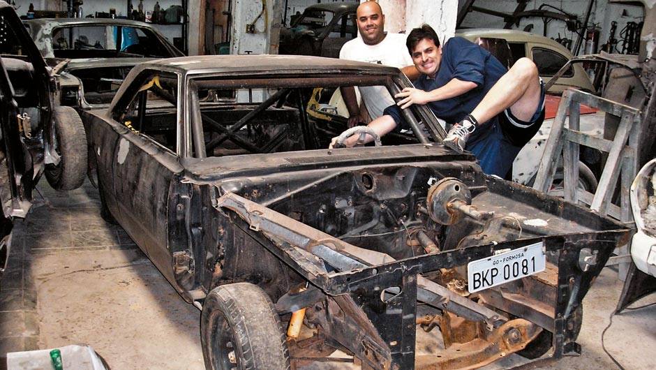O &uacute;ltimo Dodge, um Dart 81, foi encontrado sem capô e mecânica. | <a href="https://quatrorodas.abril.com.br/reportagens/geral/museu-dodge-699798.shtml" rel="migration">Leia mais</a>