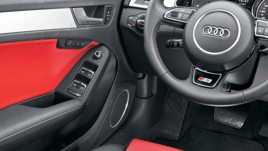 ...o S5 é um esportivo de verdade | <a href="https://quatrorodas.abril.com.br/carros/testes/audi-s5-700509.shtml" rel="migration">Leia mais</a>