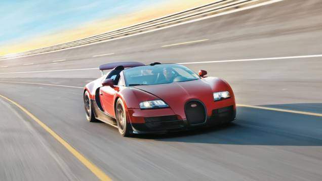 O Veyron Vitesse atinge 410 km/h: digno de seu nome francês ("velocidade") | <a href="https://quatrorodas.abril.com.br/carros/impressoes/bugatti-veyron-vitesse-699818.shtml" rel="migration">Leia mais</a>